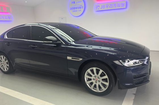 Jaguar XE 20d Perstige AWD — пробег 139 561 км — фото 2 из 5