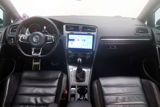 Volkswagen Golf 2.0 GTI — пробег 107 000 км — фото 2 из 5