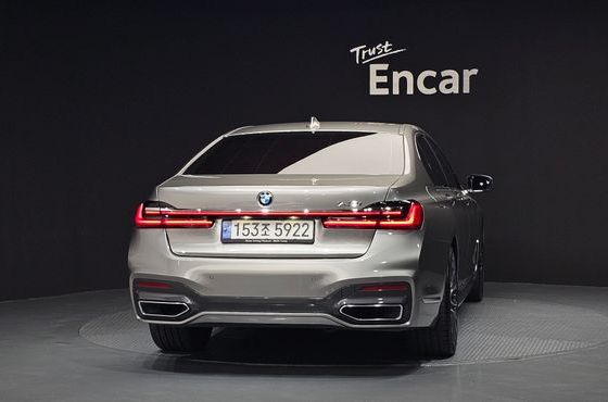 BMW 7-Series 740i M Sport — пробег 110 138 км — фото 4 из 5