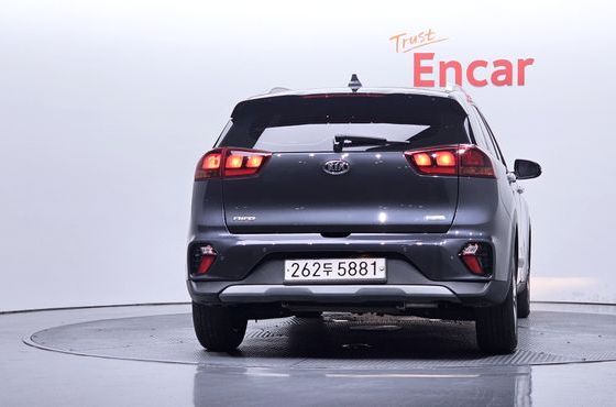 Kia Niro 1.6 HEV Luxury — пробег 44 605 км — фото 4 из 5