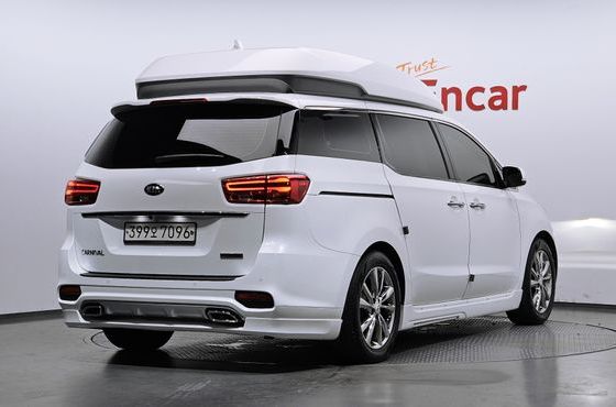 Kia Carnival 9-Seater Hi-Limousine Noblesse Special — пробег 89 817 км — фото 2 из 5