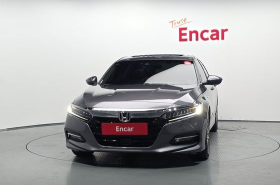 Honda Accord 2.0 Hybrid Touring — пробег 79 863 км — фото 3 из 5
