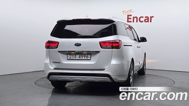 Kia Carnival из Кореи Encar