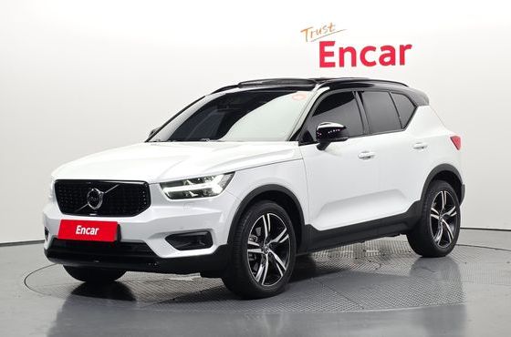 Volvo XC40 T4 R-Design — пробег 68 960 км — фото 1 из 5