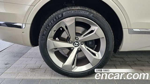 Bentley Bentayga из Кореи Encar
