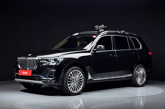 BMW X7 xDrive 40i Design Pure Excellence 7-Seater — пробег 67 513 км — фото 1 из 5