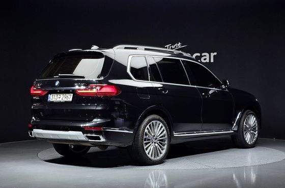 BMW X7 xDrive 40i Design Pure Excellence 7-Seater — пробег 67 513 км — фото 2 из 5