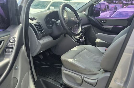 Hyundai Starex 5-Seater VAN CVX Luxury — пробег 178 000 км — фото 3 из 5