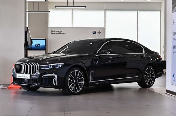 BMW 7-Series 740Li xDrive M Sport Package — пробег 64 749 км — фото 1 из 5