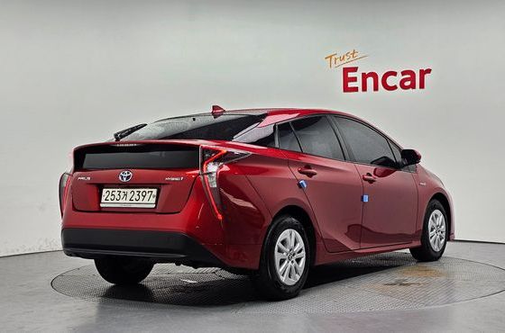 Toyota Prius 1.8 E — пробег 55 498 км — фото 2 из 5