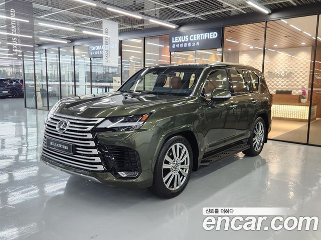 Lexus LX 700h VIP — пробег 4 850 км — фото 1 из 5