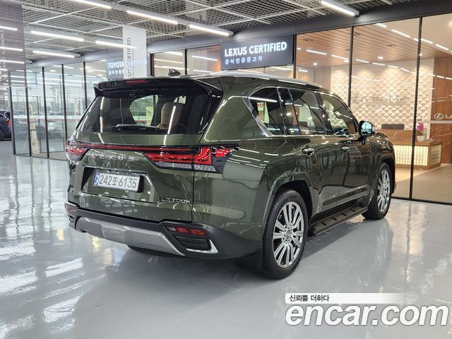 Lexus LX 700h VIP — пробег 4 850 км — фото 2 из 5