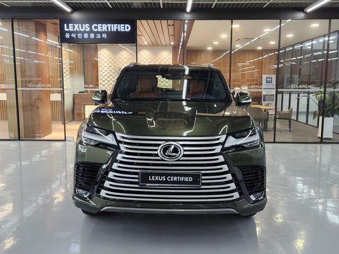 Lexus LX 700h VIP — пробег 4 850 км — фото 3 из 5