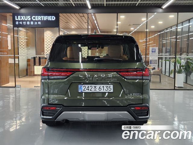 Lexus LX 700h VIP — пробег 4 850 км — фото 4 из 5