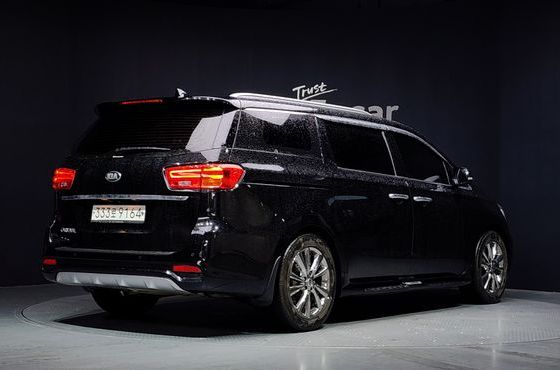 Kia Carnival 9-Seater Noblesse — пробег 110 743 км — фото 2 из 5