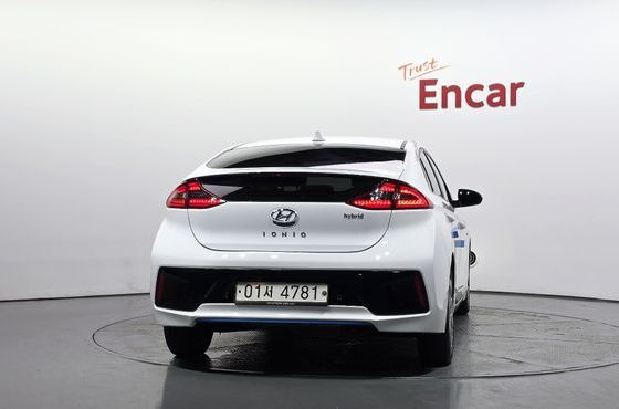 Hyundai Ioniq Q — пробег 167 767 км — фото 4 из 5