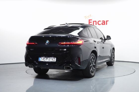 BMW X4 xDrive20i M Sport — пробег 28 737 км — фото 4 из 5