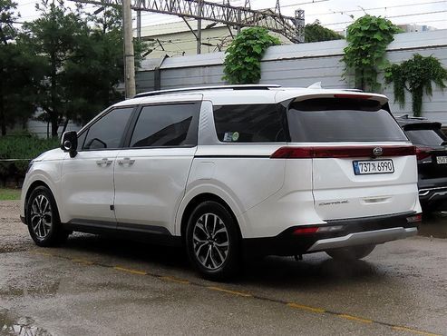 Kia Carnival Gasoline 11-Seater Prestige — пробег 391 655 км — фото 3 из 5