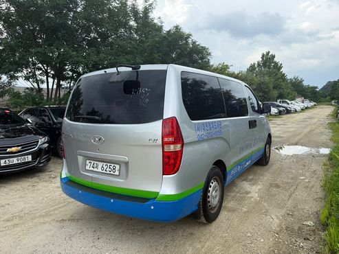 Hyundai Starex 12-Seater Wagon CVX Value — пробег 194 832 км — фото 5 из 5