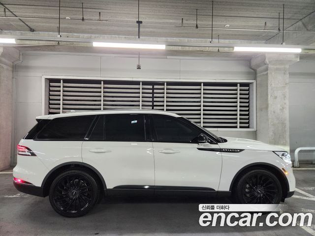 Lincoln Aviator 3.0 Reserve  AWD — пробег 69 989 км — фото 3 из 5
