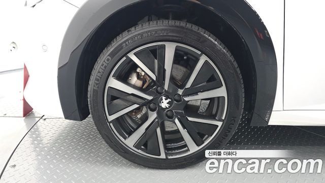 Peugeot 208 из Кореи Encar