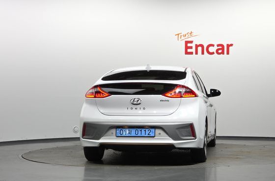 Hyundai Ioniq Q — пробег 124 136 км — фото 4 из 5