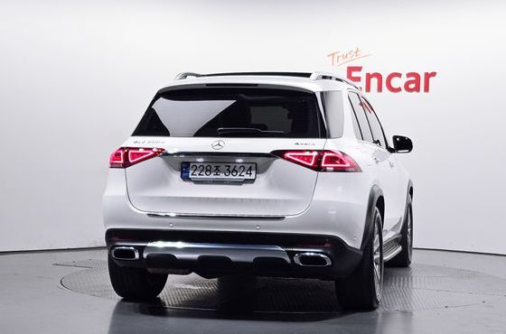 Mercedes-Benz GLE-Class GLE300d 4MATIC — пробег 32 639 км — фото 4 из 5