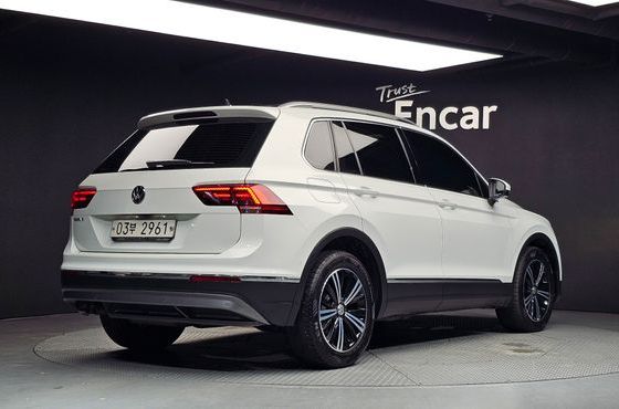 Volkswagen Tiguan 2.0 TDI Prestige — пробег 182 675 км — фото 2 из 5