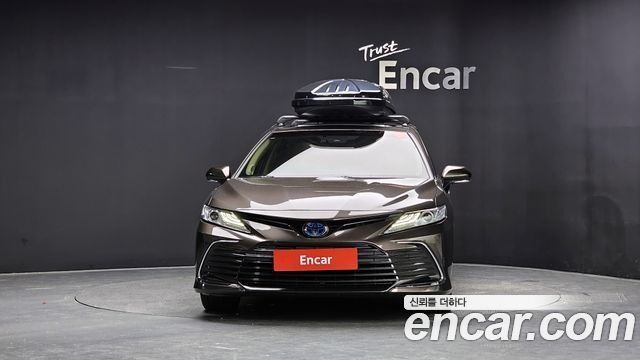 Toyota Camry 2.5 XLE Hybrid — пробег 65 764 км — фото 3 из 5