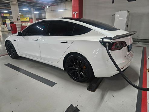 Tesla Model 3 Performance AWD — пробег 140 000 км — фото 2 из 5