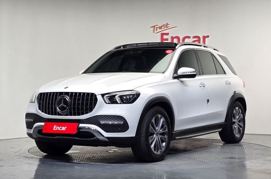 Mercedes-Benz GLE-Class GLE300d 4MATIC — пробег 48 925 км — фото 1 из 5