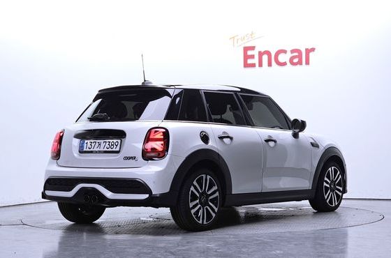 Mini Cooper 5Door Classic Third Generation — пробег 8 462 км — фото 2 из 5