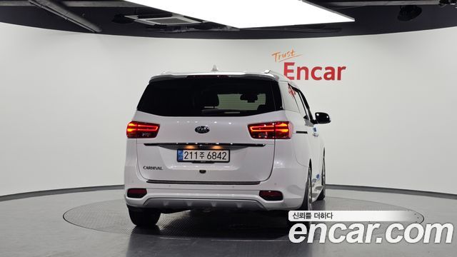 Kia Carnival из Кореи Encar