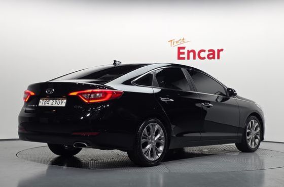Hyundai Sonata 2.0 Premium — пробег 126 999 км — фото 2 из 5