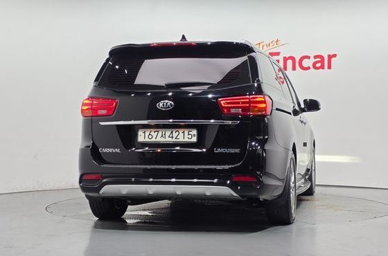 Kia Carnival Gasoline 7-Seater Limousine President — пробег 132 267 км — фото 4 из 5