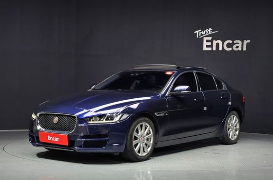 Jaguar XE 20d Prestige — пробег 90 369 км — фото 1 из 5