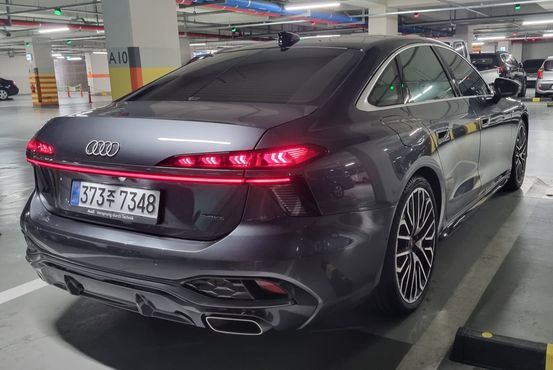Audi A6 55 TFSI Quattro S Line — пробег 4 000 км — фото 4 из 5