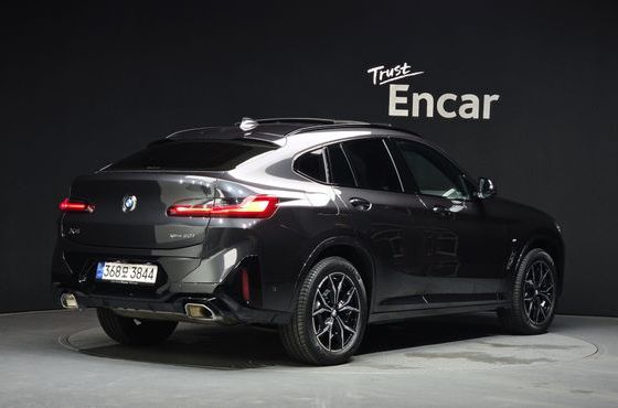 BMW X4 xDrive20i M Sport — пробег 17 520 км — фото 2 из 5