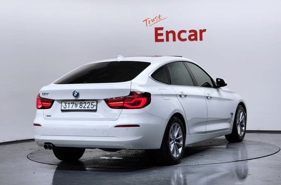BMW Gran Turismo GT 320d xDrive — пробег 100 880 км — фото 2 из 5