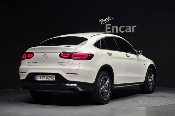 Mercedes-Benz GLC-Class GLC300e 4MATIC Coupe — пробег 105 202 км — фото 2 из 5