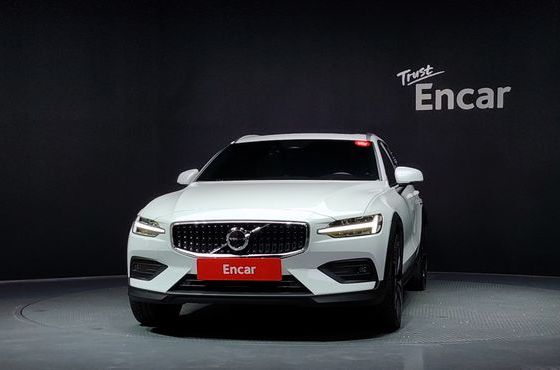 Volvo V60 B5 Ultimate AWD — пробег 41 020 км — фото 3 из 5