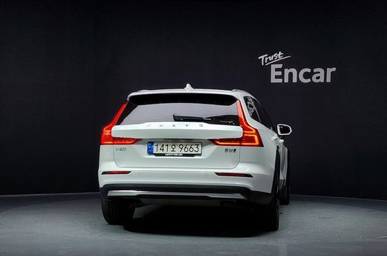 Volvo V60 B5 Ultimate AWD — пробег 41 020 км — фото 4 из 5