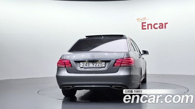 Mercedes-Benz E-Class E300 4MATIC Avantgarde — пробег 76 292 км — фото 4 из 5
