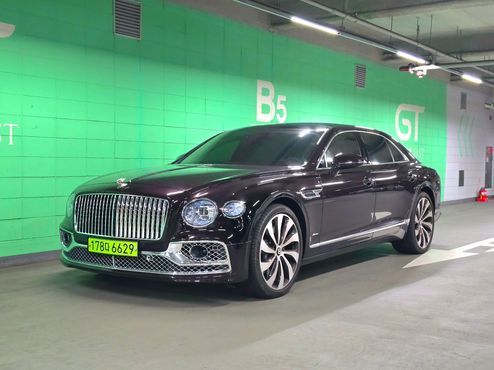 Bentley Flying Spur 4.0 Azure — пробег 9 000 км — фото 1 из 5