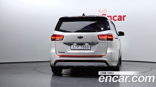 Kia Carnival из Кореи Encar