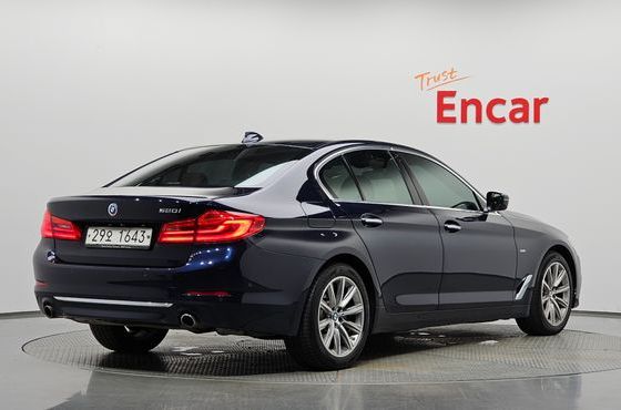 BMW 5-Series 520i Luxury — пробег 137 028 км — фото 2 из 5