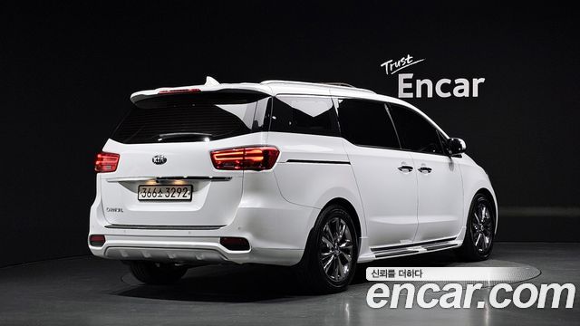Kia Carnival из Кореи Encar