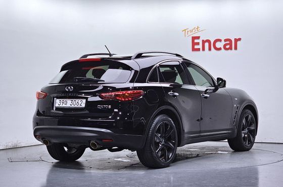 Infiniti QX70 3.7 AWD — пробег 117 816 км — фото 2 из 5