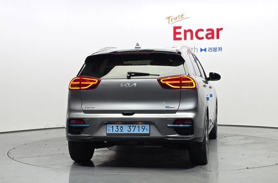 Kia Niro Prestige — пробег 22 541 км — фото 4 из 5