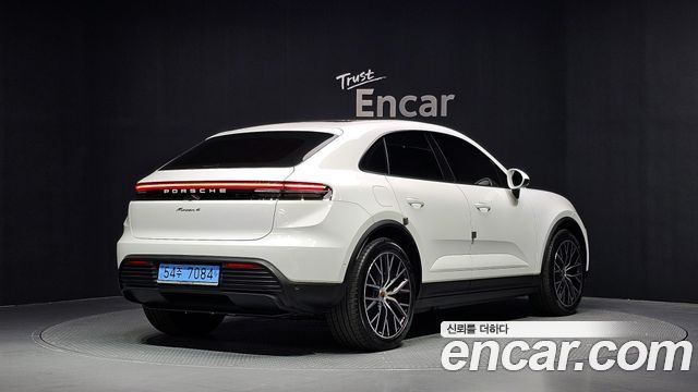 Porsche Macan Base 4 — пробег 14 306 км — фото 2 из 5